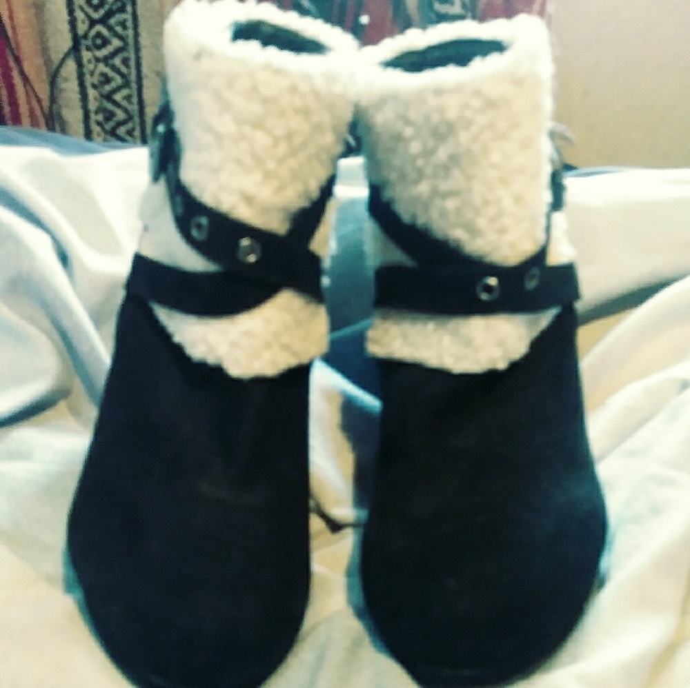 Wedge boots